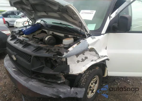 2004 Chevrolet Express из США, поврежденный, VIN 1GCFG15X141123887